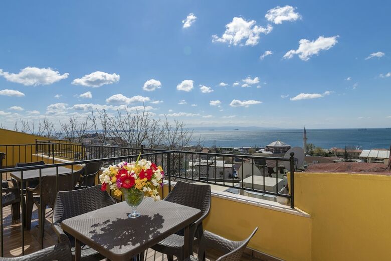 Arena Hotel