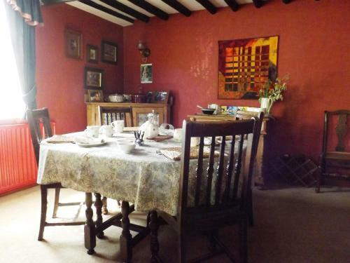 White Cottage Bed And Breakfast