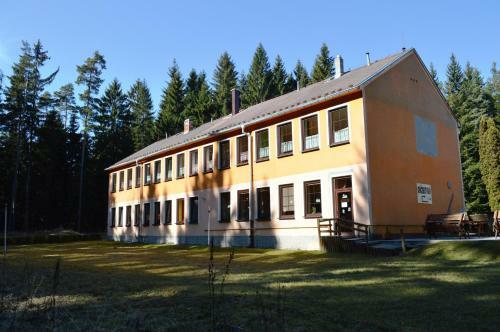 Hostal Penzion ?umavous