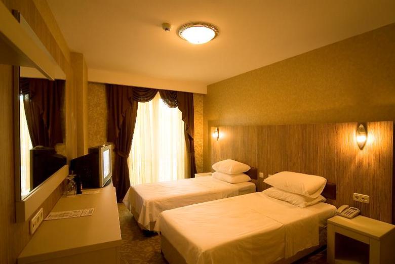 Hotel Golden Hill