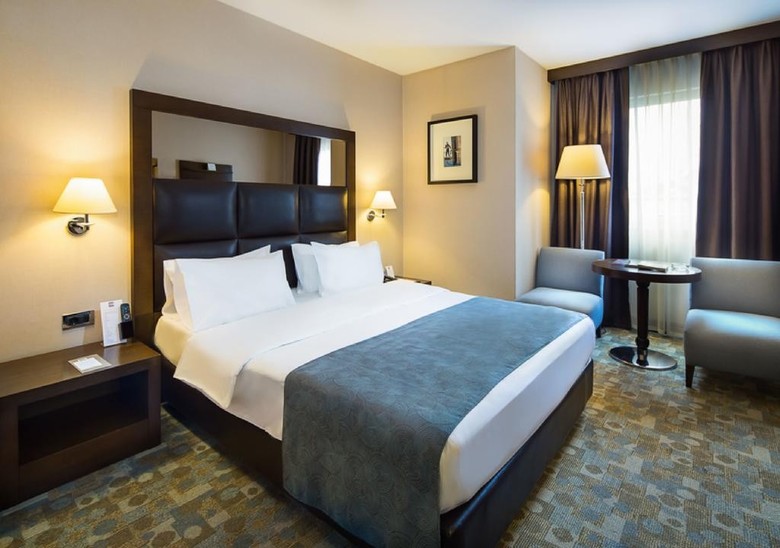 Midtown Hotel