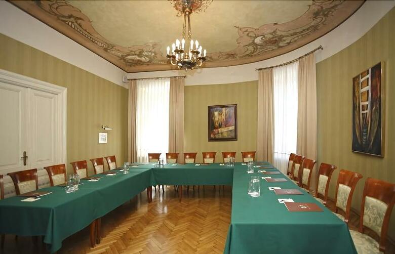 Hotel Ostoya Palace