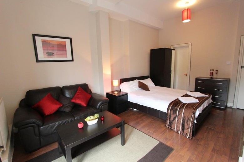 Brackenbury Apartments