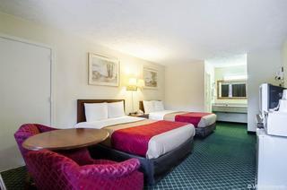 Hotel Econo Lodge Colonial