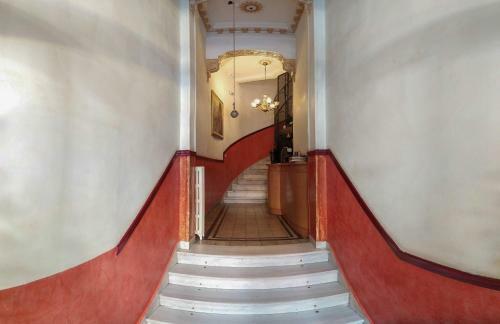 Hotel Cecil