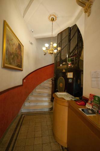 Hotel Cecil