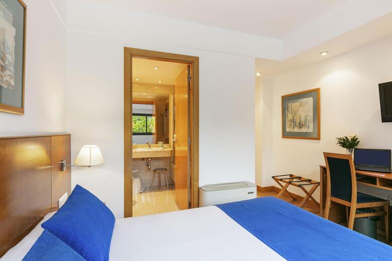 Hotel Globales de Los Reyes