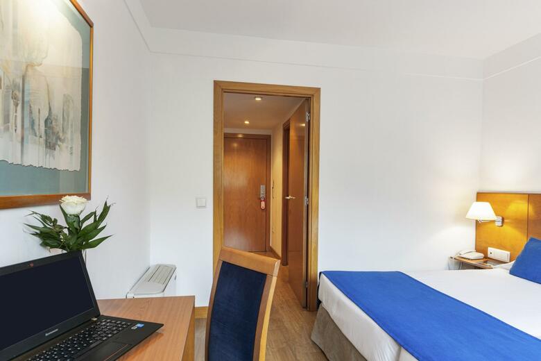 Hotel Globales de Los Reyes
