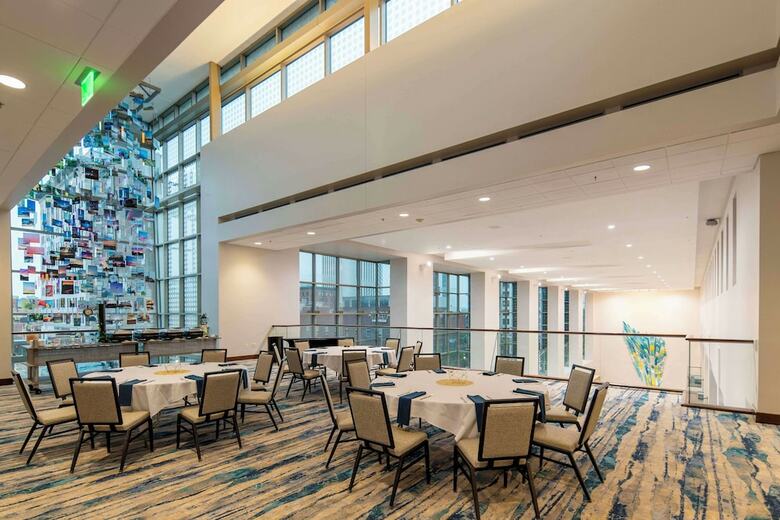 Doubletree By Hilton Hotel Cedar Rapids Convention Complex