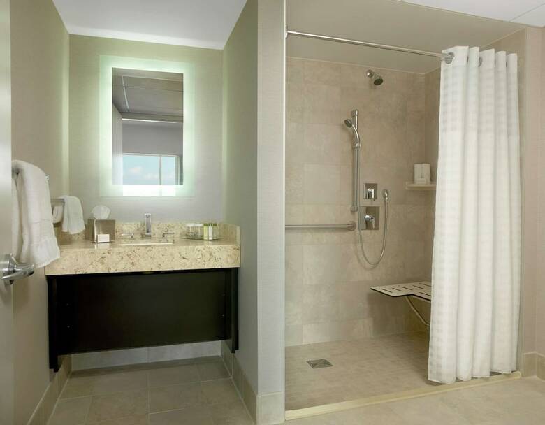 Doubletree By Hilton Hotel Cedar Rapids Convention Complex