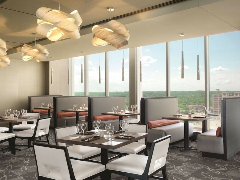 Doubletree By Hilton Hotel Cedar Rapids Convention Complex