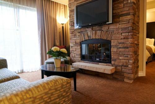 La Bellasera Hotel & Suites