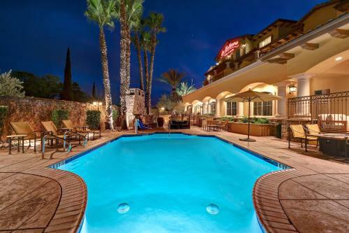 La Bellasera Hotel & Suites