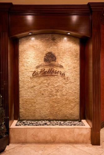 La Bellasera Hotel & Suites