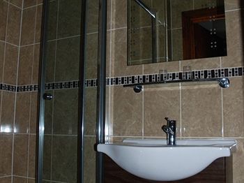 Hostal Tanes Hotel