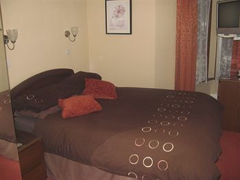 Hostal Tanes Hotel