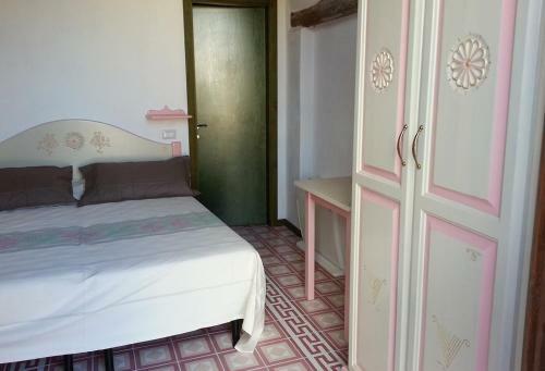 Hostal Sa Domu E Crakeras
