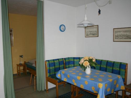 One-bedroom Apartment Glockenberg 2