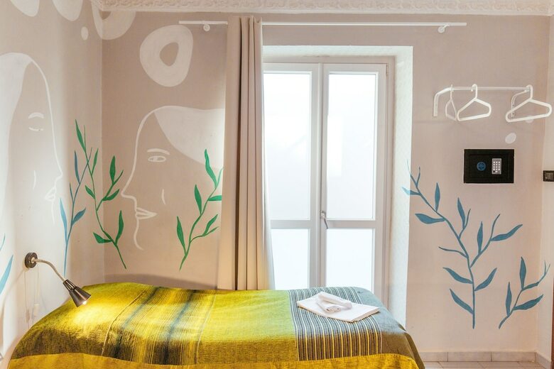 Tomato Backpackers Hotel