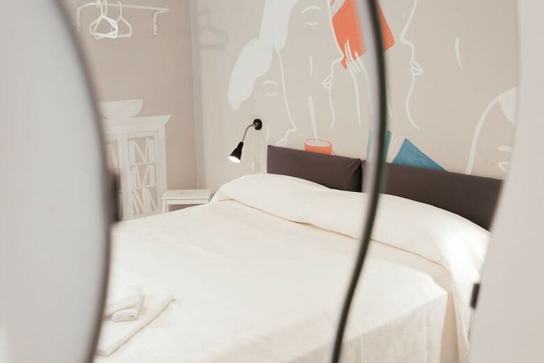 Tomato Backpackers Hotel