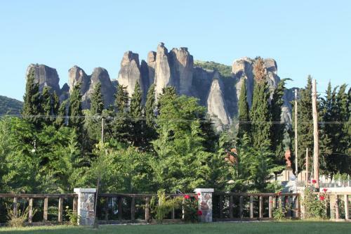 Hostal Monastiri Guesthouse