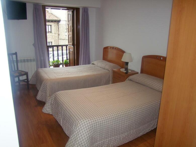 Hostal Pension Gades