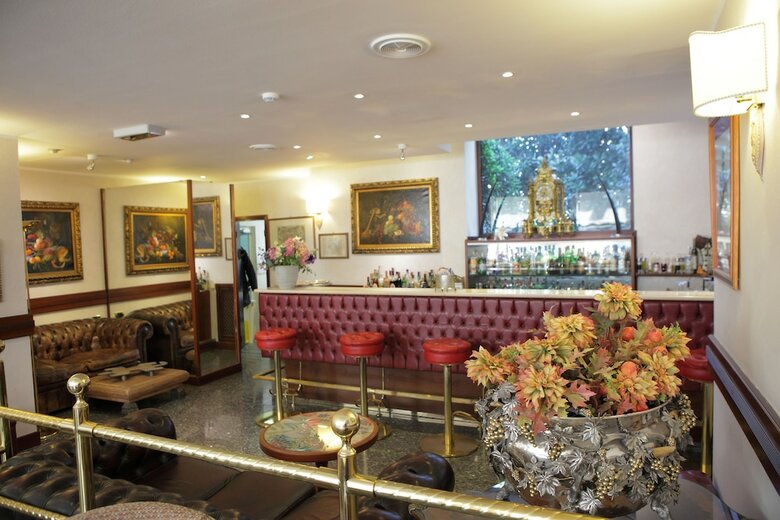 Hotel Bristol