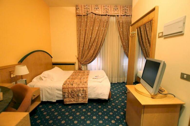 Hotel Carrobbio