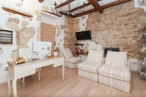 Bed & Breakfast Arch�