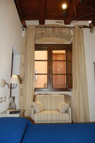 Bed & Breakfast Arch�
