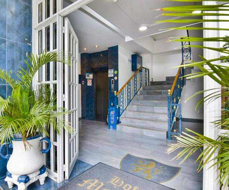Hostal Monarca