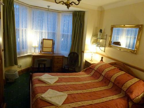 Riverside Hotel