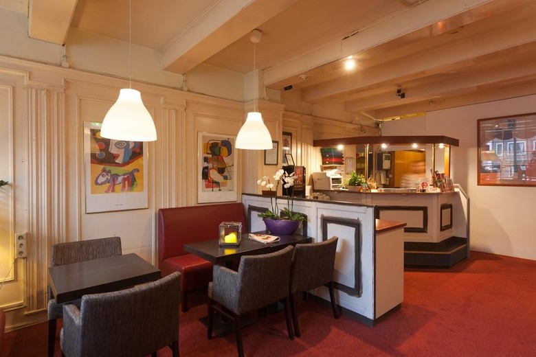 The Townhouse Hotel
