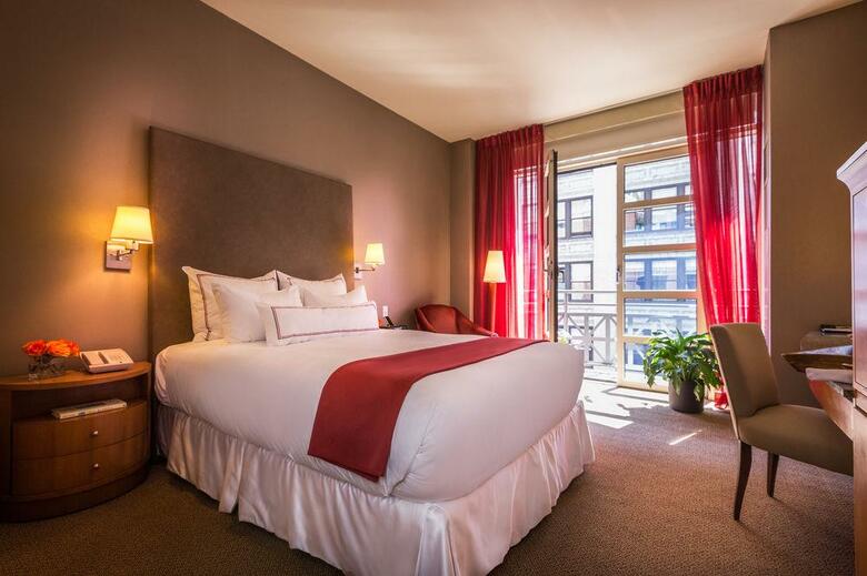 Hotel Giraffe