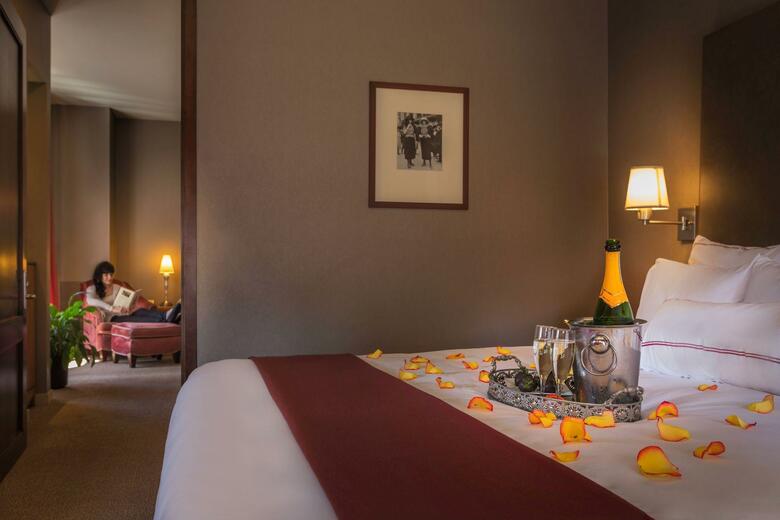 Hotel Giraffe