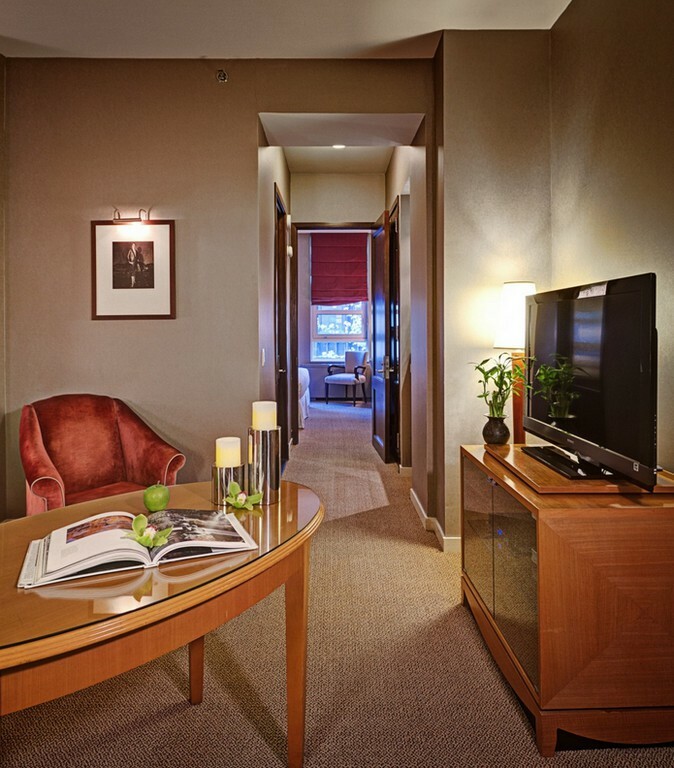 Hotel Giraffe