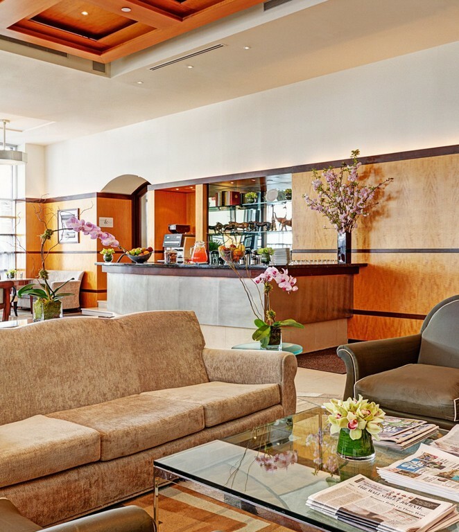 Hotel Giraffe