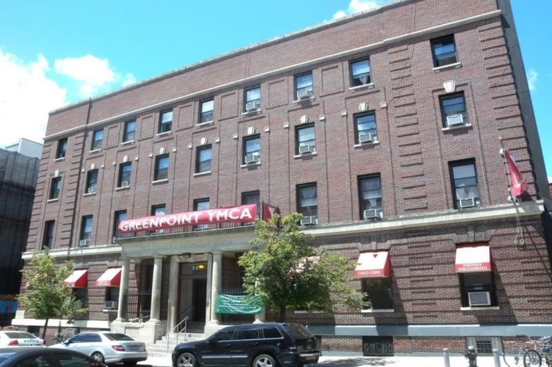 Hotel Greenpoint Ymca