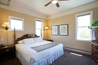 Elk Mountain Lodge