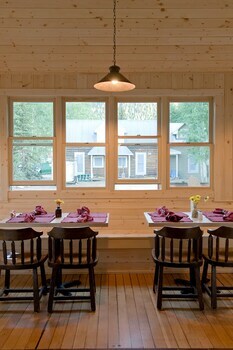 Elk Mountain Lodge