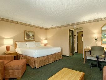 Hotel Baymont Inn & Suites - Traverse City