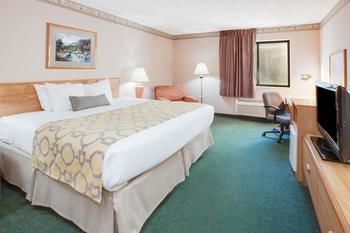 Hotel Baymont Inn & Suites - Traverse City