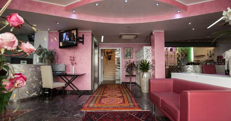 La Grotta Hotel