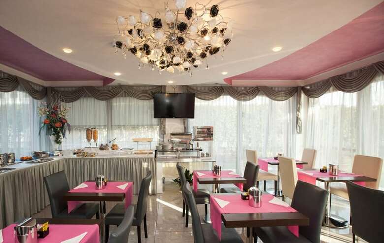 La Grotta Hotel