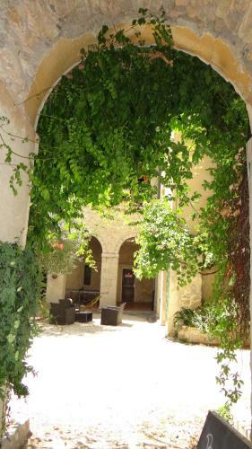 Le Clo�tre Des Dominicains