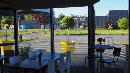P'tit Dej Hotel Macon Sud (Ex: Akena M�con Sud)