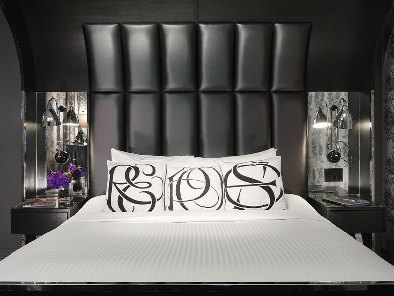 Hotel Night