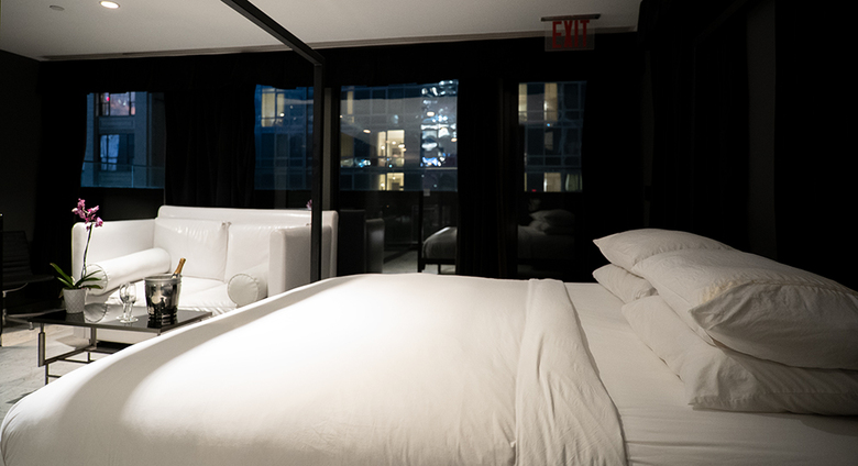 Hotel Night