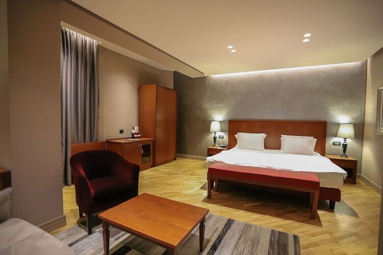 Mondial Hotel