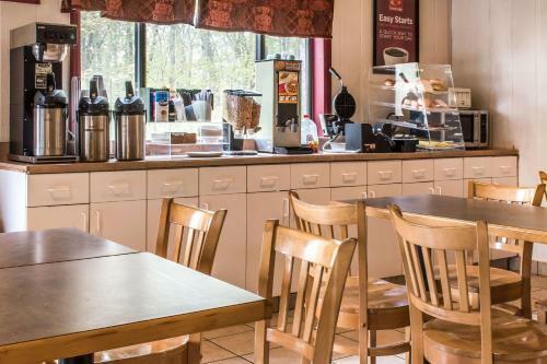 Motel Econo Lodge Inn & Suites White Haven
